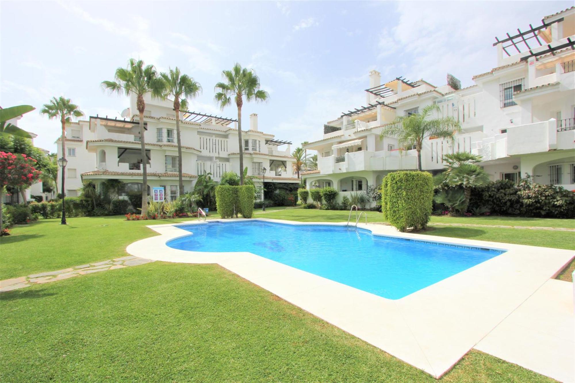 Apartamentos Naranjos Del Sol Marbella Buitenkant foto